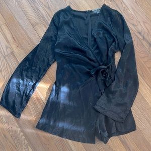 Flair sleeve satin romper